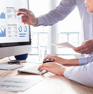 big data analytics consulting on desktop dashboard